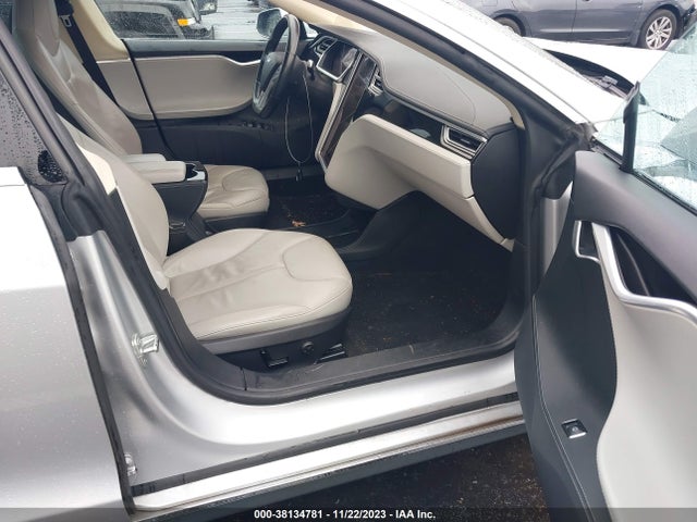 2013 TESLA MODEL S 5YJSA1CG6DFP24822 Photo 4