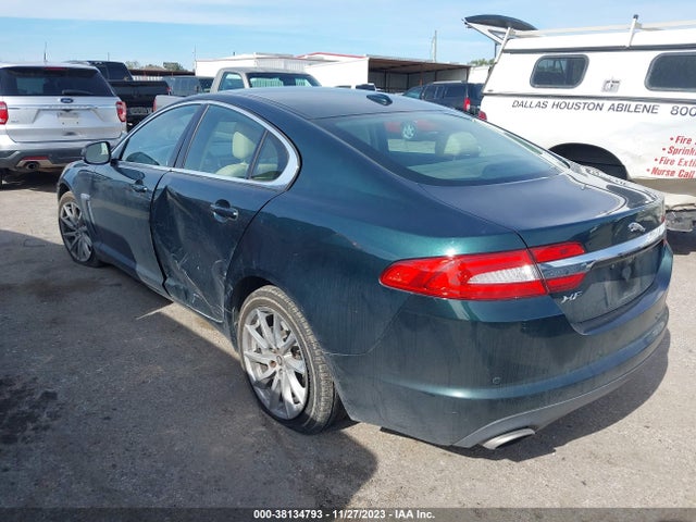 2012 JAGUAR XF SAJWA0FBXCLS55663 Photo 2