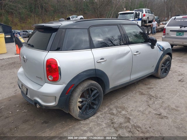 2011 MINI COOPER S COUNTRYMAN WMWZC5C54BWH99820 Photo 3