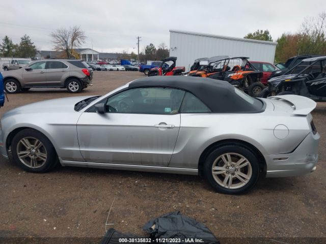 1ZVBP8EMXE5263490 Ford Mustang V6