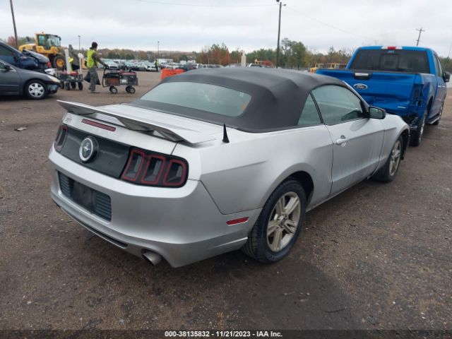 1ZVBP8EMXE5263490 Ford Mustang V6