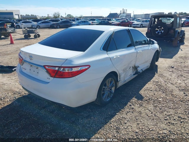 2015 TOYOTA CAMRY SE VIN: 4T1BF1FK2FU040843