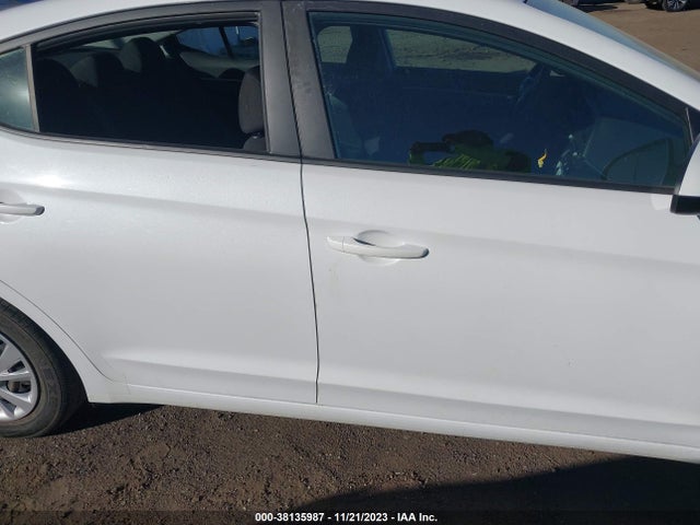 Hyundai ELANTRA SE 2019 5NPD74LF3KH452275 Image 13