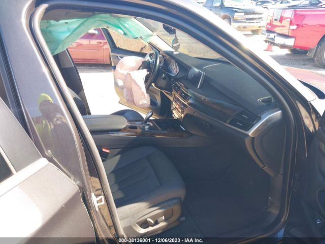 2015 BMW X5 5UXKR0C51F0P06942 Photo 4