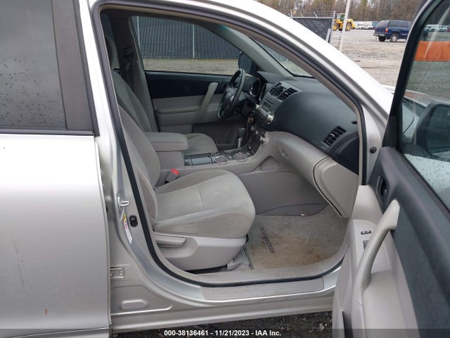 2010 TOYOTA HIGHLANDER BASE V6 VIN: 5TDZK3EH9AS019436