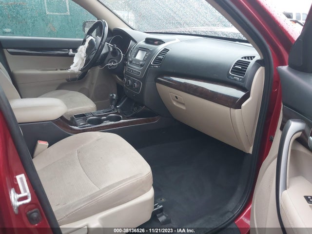 2015 KIA SORENTO LX VIN: 5XYKT4A65FG659849