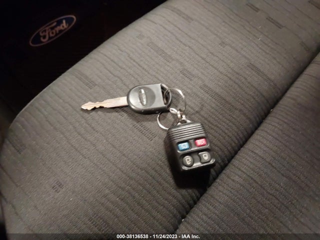 2011 FORD FOCUS SE VIN: 1FAHP3FN8BW112294