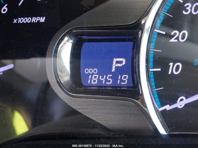 2011 TOYOTA SIENNA XLE V6 VIN: 5TDYK3DC5BS044899