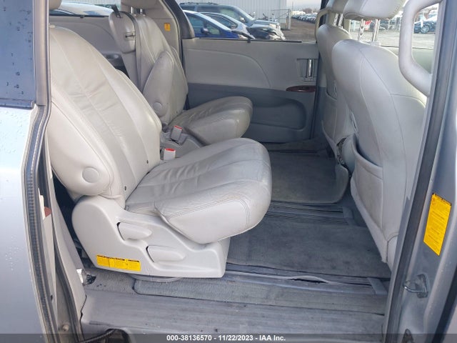 2011 TOYOTA SIENNA XLE V6 VIN: 5TDYK3DC5BS044899