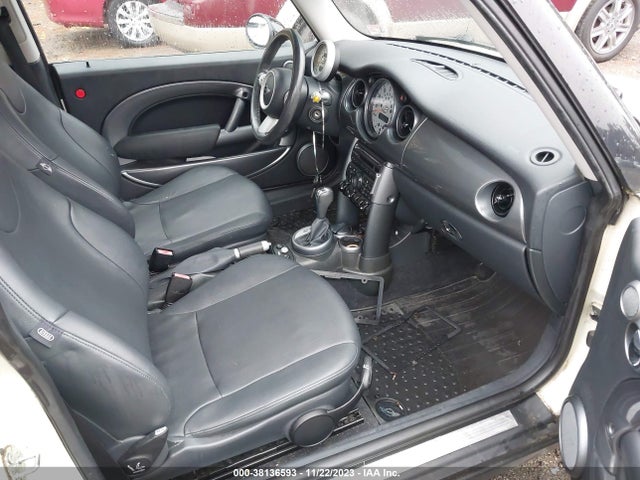 2006 MINI COOPER WMWRC33556TK17099 Photo 4
