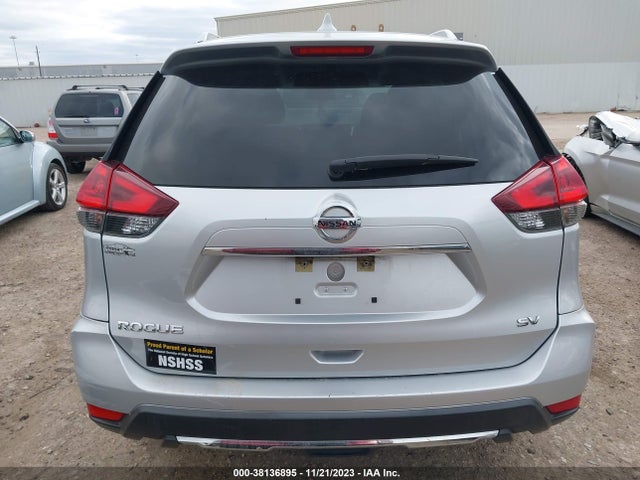 2018 NISSAN ROGUE SV VIN: KNMAT2MT1JP572232