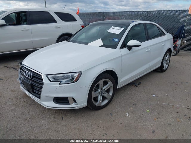 38137067 :رقم المزاد ، WAUAUGFF4H1067300 vin ، 2017 Audi A3 2.0t Premium مزاد بيع