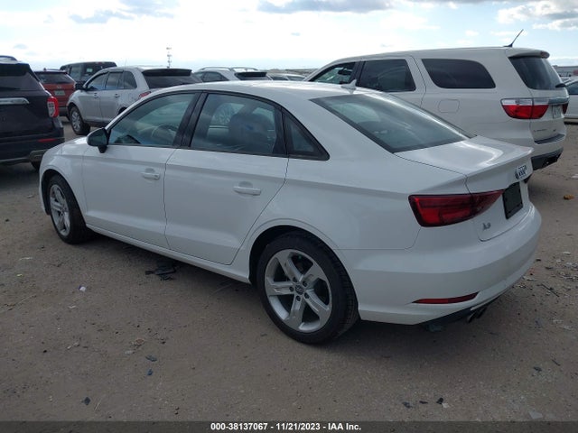 38137067 :رقم المزاد ، WAUAUGFF4H1067300 vin ، 2017 Audi A3 2.0t Premium مزاد بيع