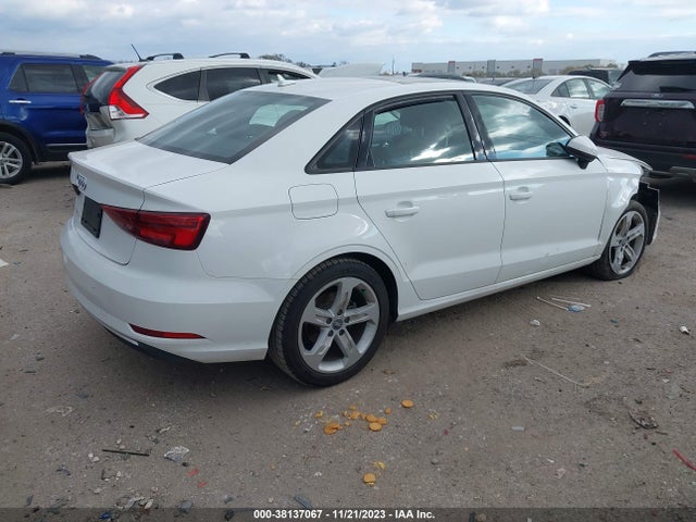 38137067 :رقم المزاد ، WAUAUGFF4H1067300 vin ، 2017 Audi A3 2.0t Premium مزاد بيع
