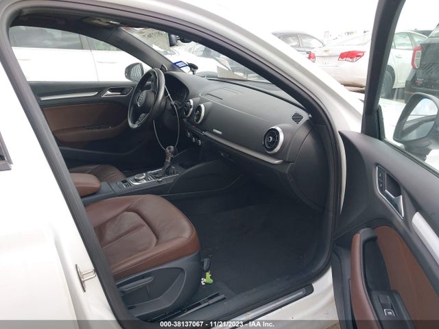 38137067 :رقم المزاد ، WAUAUGFF4H1067300 vin ، 2017 Audi A3 2.0t Premium مزاد بيع