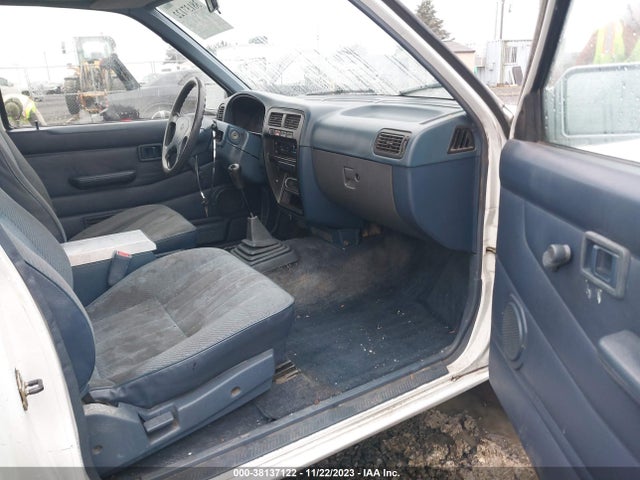 1994 NISSAN TRUCK KING CAB XE VIN: 1N6SD16S4RC372431