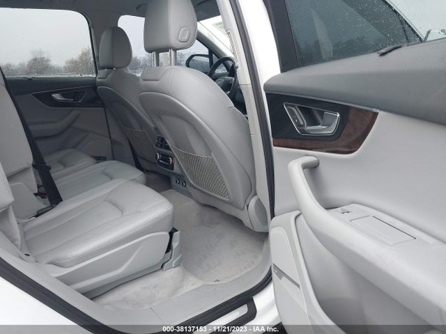 Audi Q7 3.0t Premium 2018 WA1VAAF7XJD016255 Image 8