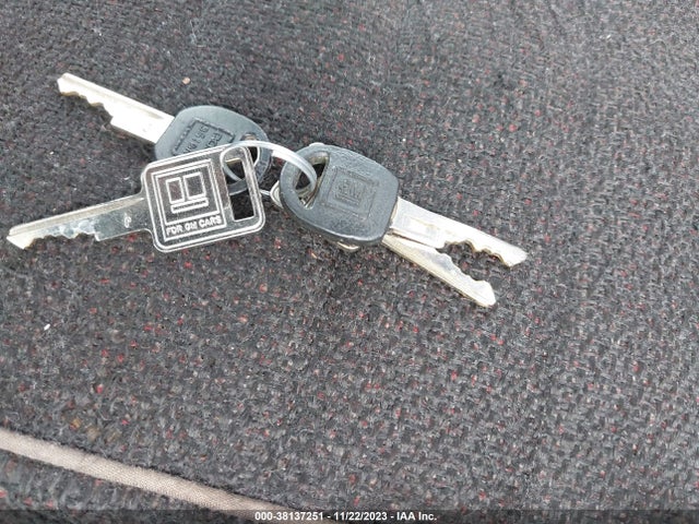 1990 CHEVROLET GMT-400 C1500 VIN: 1GCDC14H1LE176979