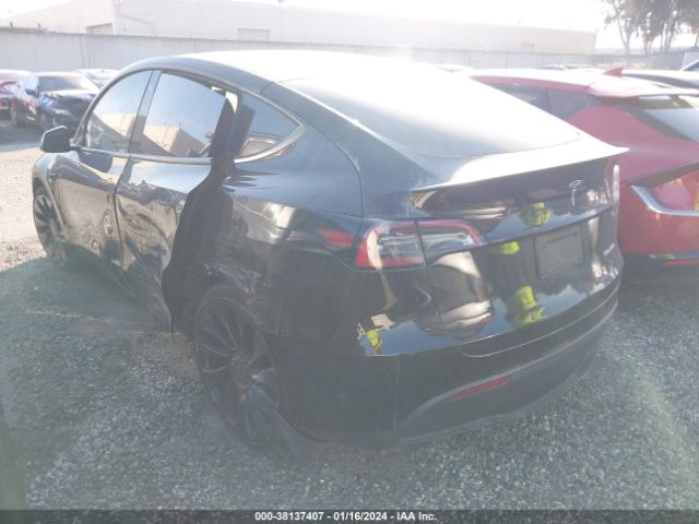 2022 TESLA MODEL Y 7SAYGDEF8NF524382 Photo 2
