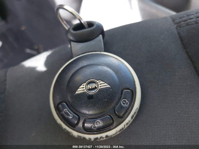 2008 MINI COOPER S WMWMF73528TV39212 Photo 10