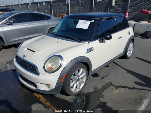 2008 MINI COOPER S WMWMF73528TV39212 Photo 1