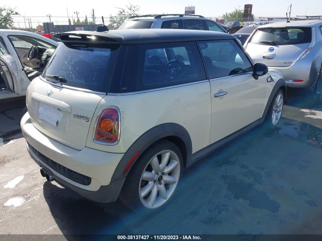 2008 MINI COOPER S WMWMF73528TV39212 Photo 3