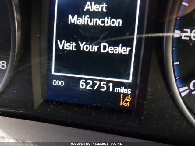 2018 TOYOTA RAV4 LE VIN: JTMZFREVXJJ748930