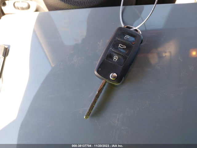 2014 VOLKSWAGEN JETTA 1.8T SE VIN: 3VWD17AJ0EM417344