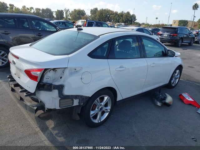 2014 FORD FOCUS SE VIN: 1FADP3F29EL271240
