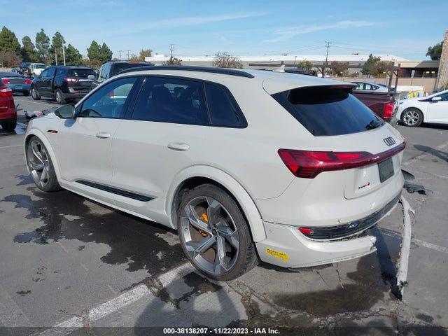 2022 AUDI E-TRON S WA1VCBGE5NB035908 Photo 2
