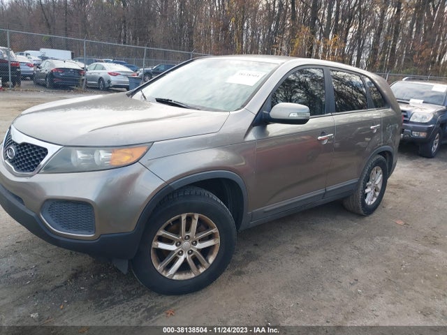 2011 KIA SORENTO LX VIN: 5XYKT3A16BG063092