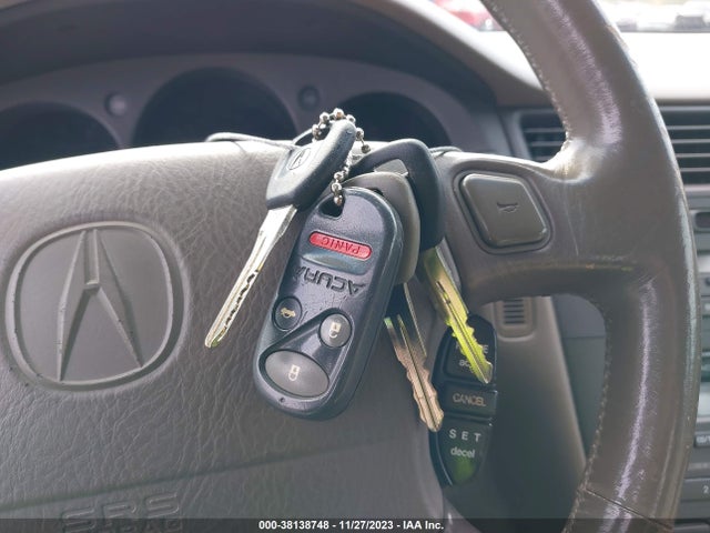 1998 ACURA RL 3.5 VIN: JH4KA9640WC011008