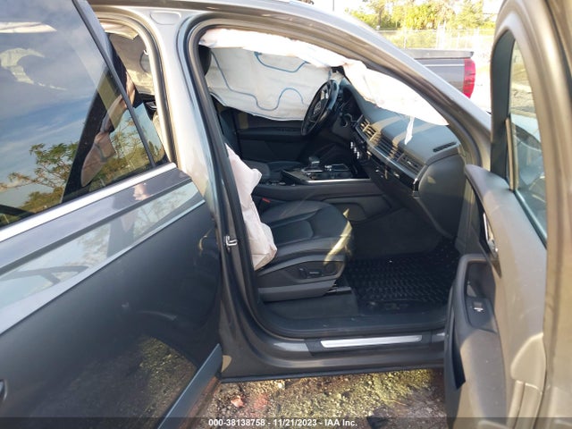Audi Q7 3.0t Premium 2017 WA1LAAF77HD057511 Image 5