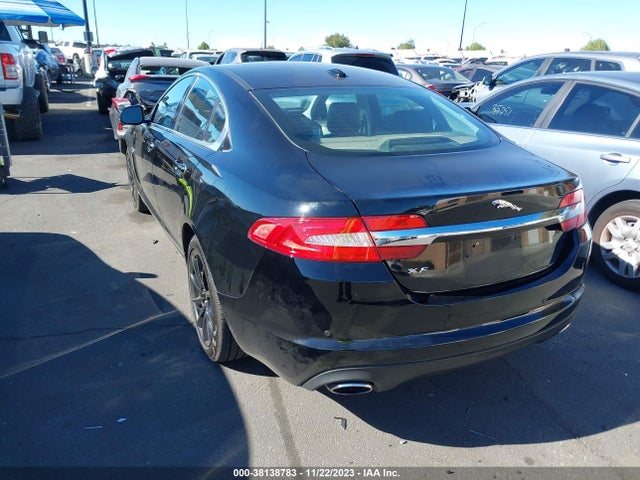 2012 JAGUAR XF SAJWA0FB8CLS36299 Photo 2