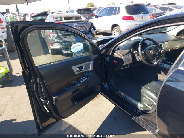 2012 JAGUAR XF SAJWA0FB8CLS36299 Photo 4