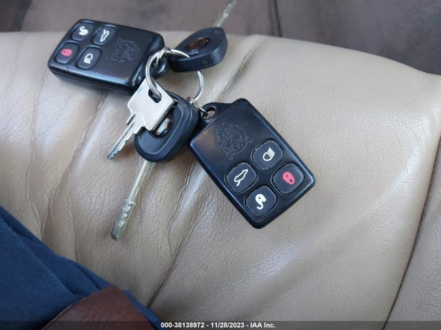 1999 JAGUAR XK8 SAJGX2044XC038026 Photo 10