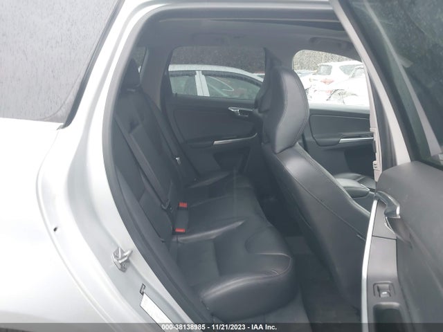 2015 VOLVO XC60 T5 PREMIER VIN: YV440MDK9F2740113