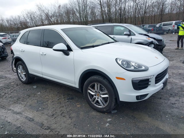 2017 PORSCHE CAYENNE WP1AA2A29HKA90650 Photo 0