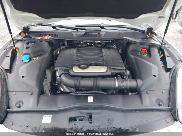 2017 PORSCHE CAYENNE WP1AA2A29HKA90650 Photo 9