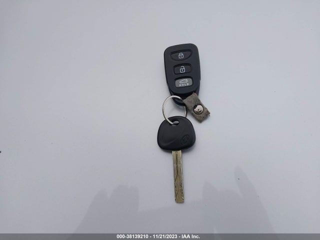 2013 HYUNDAI SONATA GLS VIN: 5NPEB4AC7DH707413