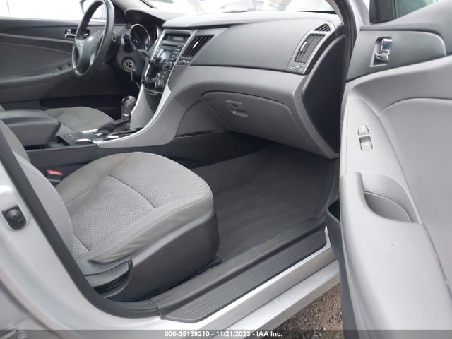 2013 HYUNDAI SONATA GLS VIN: 5NPEB4AC7DH707413