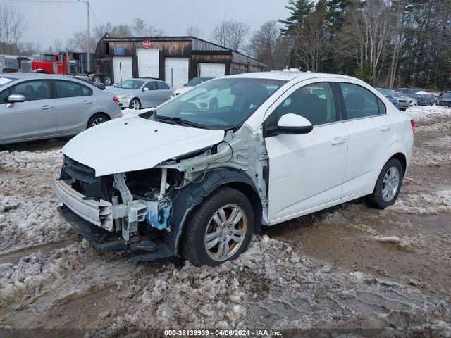 Chevrolet Sonic Lt Auto 2015 1G1JC5SH8F4191351 Image 2