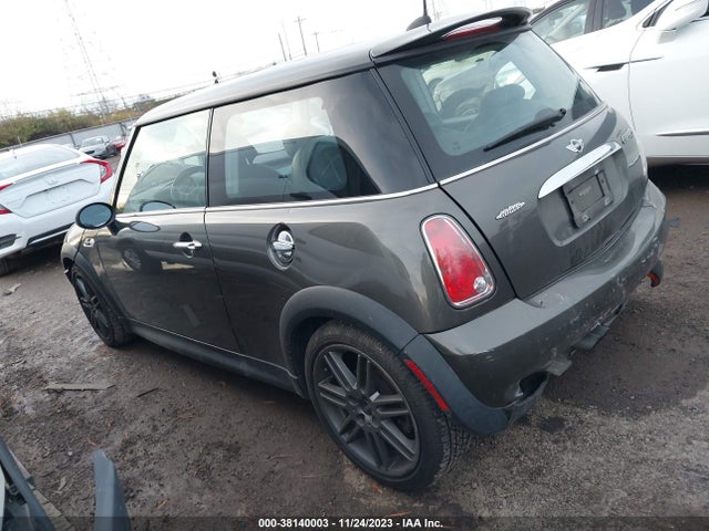 2006 MINI COOPER S WMWRE335X6TL23770 Photo 2