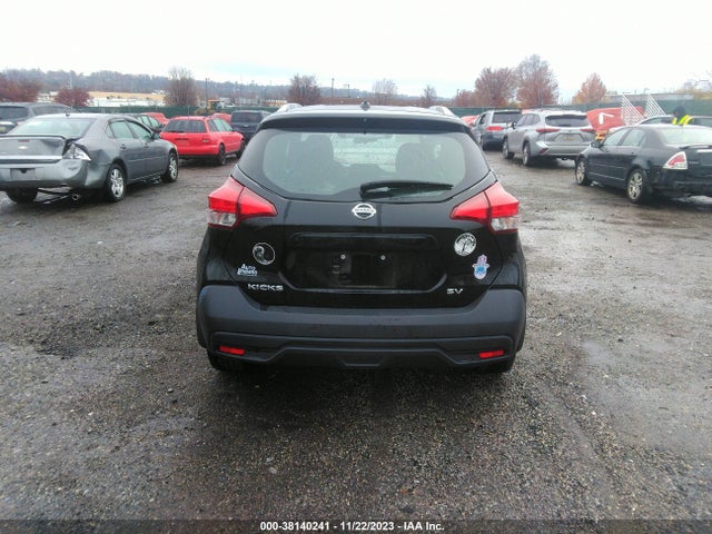 2018 NISSAN KICKS SV VIN: 3N1CP5CU1JL543935