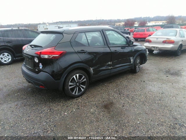 2018 NISSAN KICKS SV VIN: 3N1CP5CU1JL543935