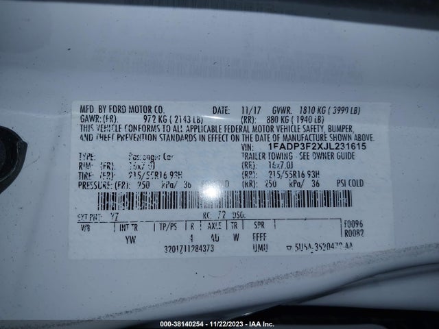 2018 FORD FOCUS SE VIN: 1FADP3F2XJL231615
