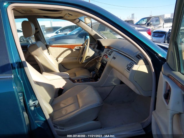 1998 MERCEDES-BENZ E 320 VIN: WDBJF65F8WA590758