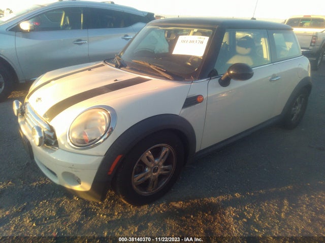 2008 MINI COOPER WMWMF33558TT66911 Photo 1