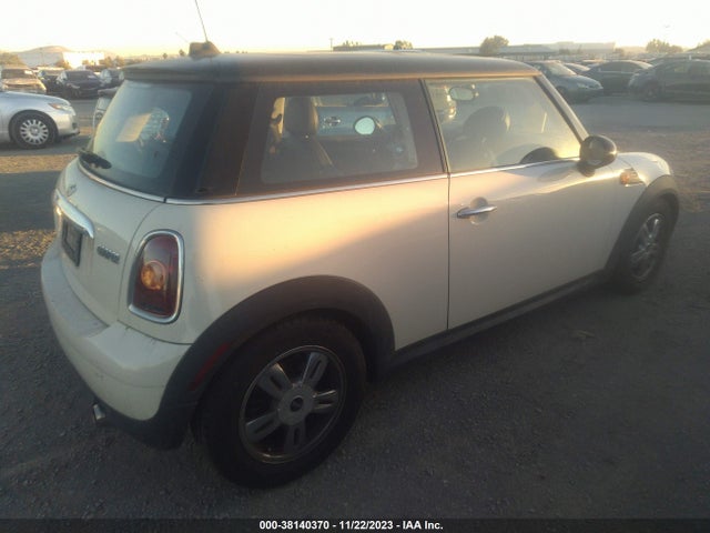2008 MINI COOPER WMWMF33558TT66911 Photo 3
