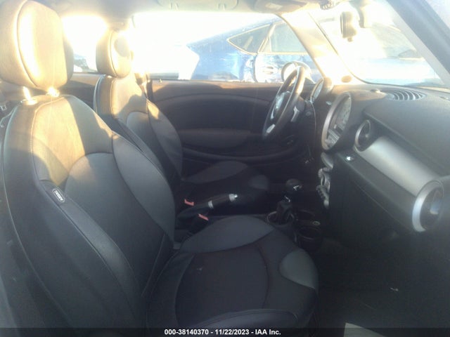 2008 MINI COOPER WMWMF33558TT66911 Photo 4
